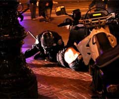 Police raid Occupy SF, 12-07-2011